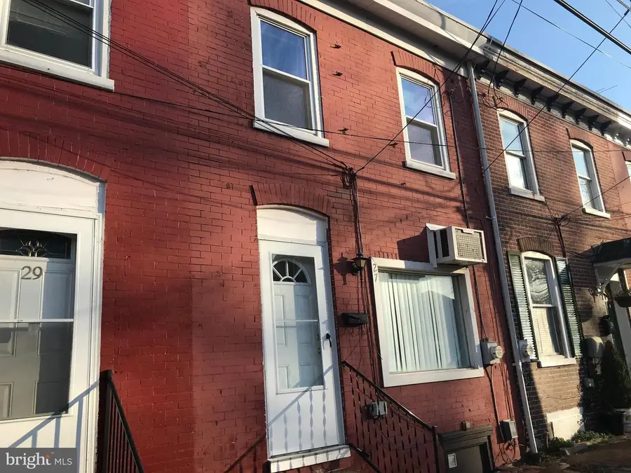 27 Upland Ave, Brookhaven, PA 19015 - Image #2