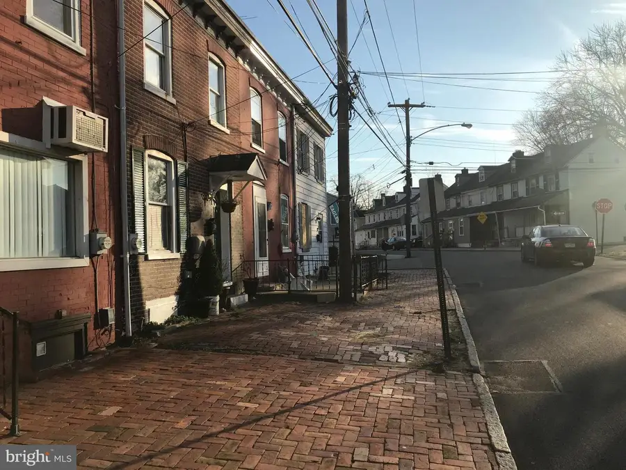 27 Upland Ave, Brookhaven, PA 19015 - Image #3