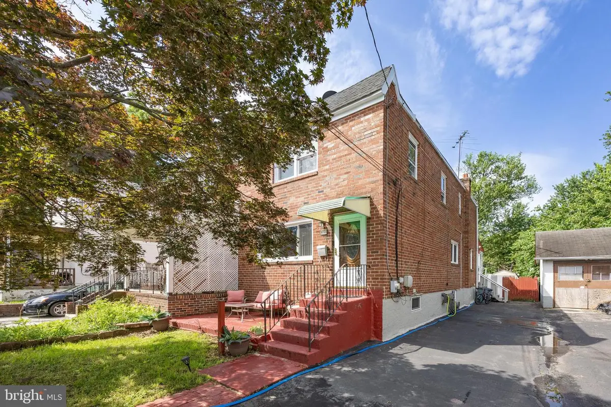 222 Collingdale Ave, Collingdale, PA 19023 - Image #1