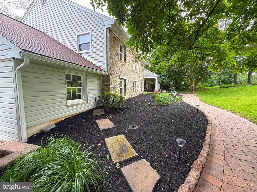76 Dogwood Ln, Glen Mills, PA 19342 - Image #3