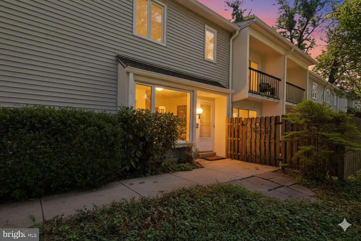 238 E Chelsea Cir, Newtown Square, PA 19073 - Image #1