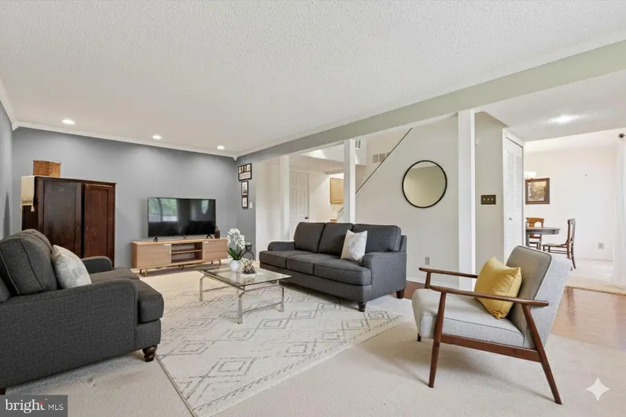 238 E Chelsea Cir, Newtown Square, PA 19073 - Image #2