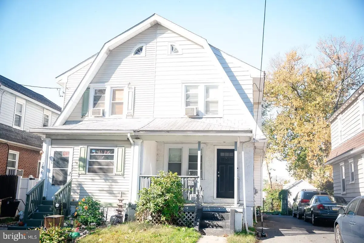 204 E Avon Rd, Brookhaven, PA 19015 - Image #1