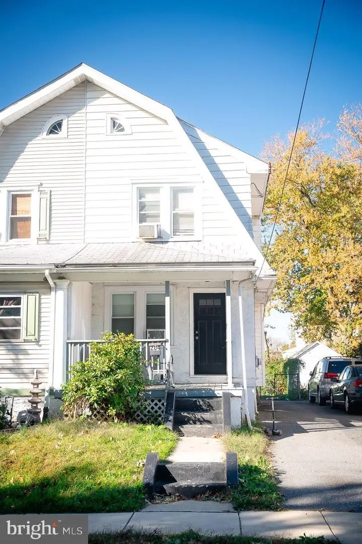 204 E Avon Rd, Brookhaven, PA 19015 - Image #2