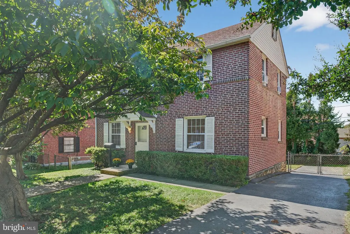 337 S Morris Ave, Crum Lynne, PA 19022 - Image #1