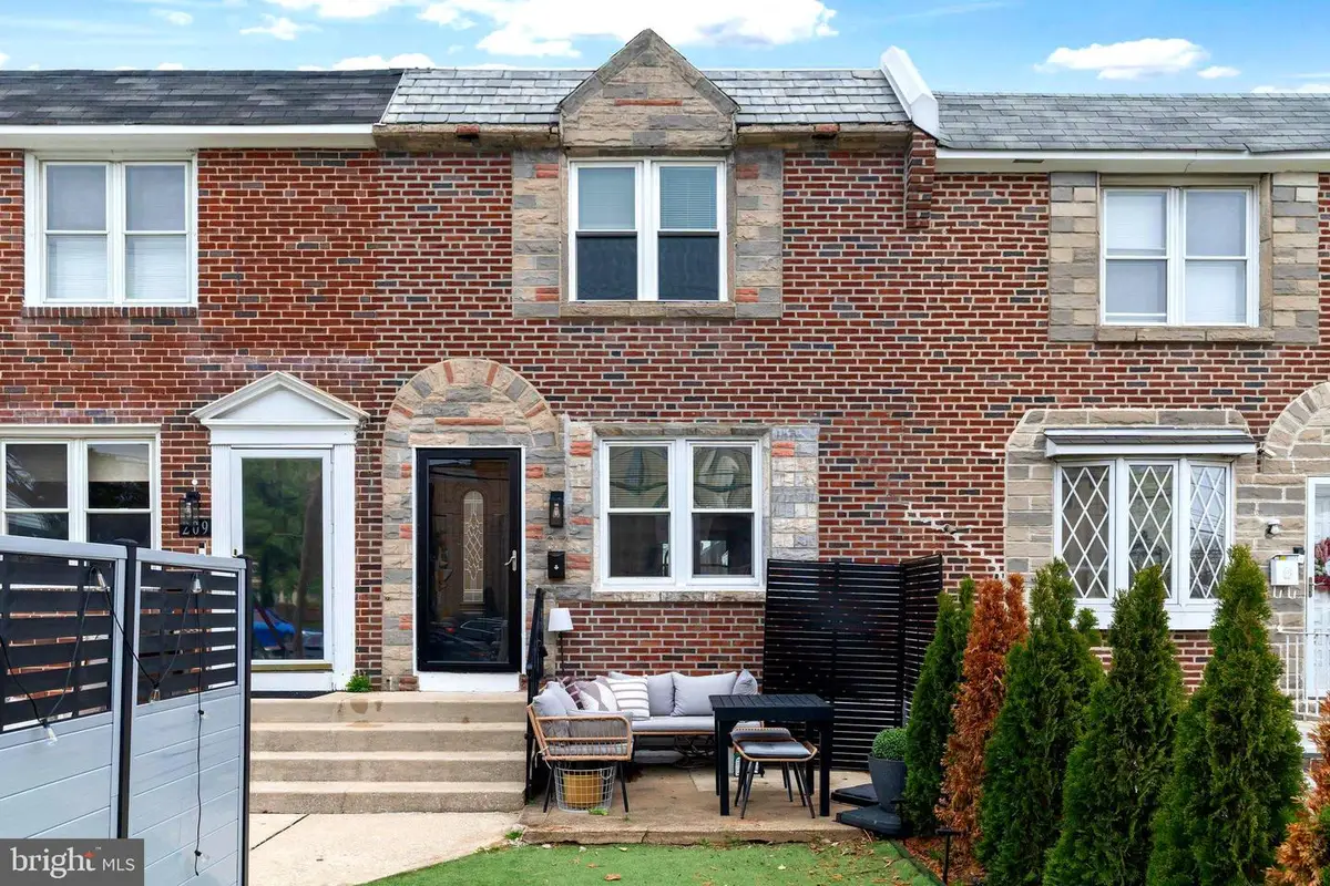 207 N Bishop Ave, Clifton Heights, PA 19018 - Image #1