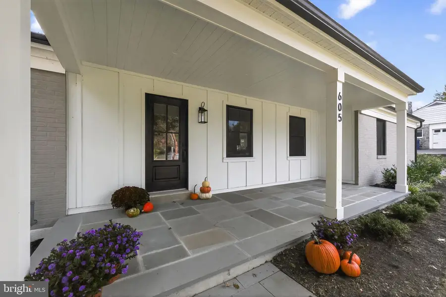 605 Bowers Ln, Wallingford, PA 19086 - Image #2