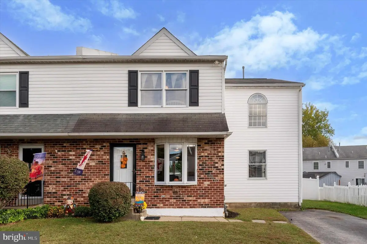 5 Sparks Cir, Glenolden, PA 19036 - #1