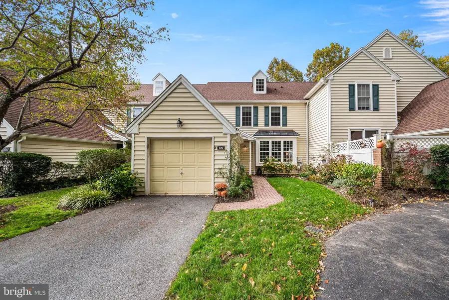 102 Dundee Mills Ln, Wallingford, PA 19086 - Image #2