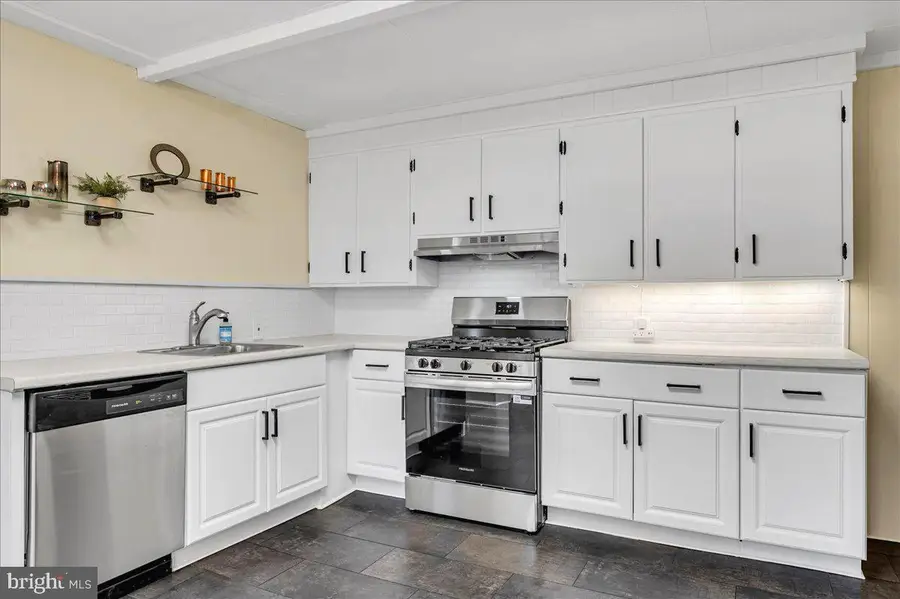 208 8th St, Brookhaven, PA 19015 - Image #2