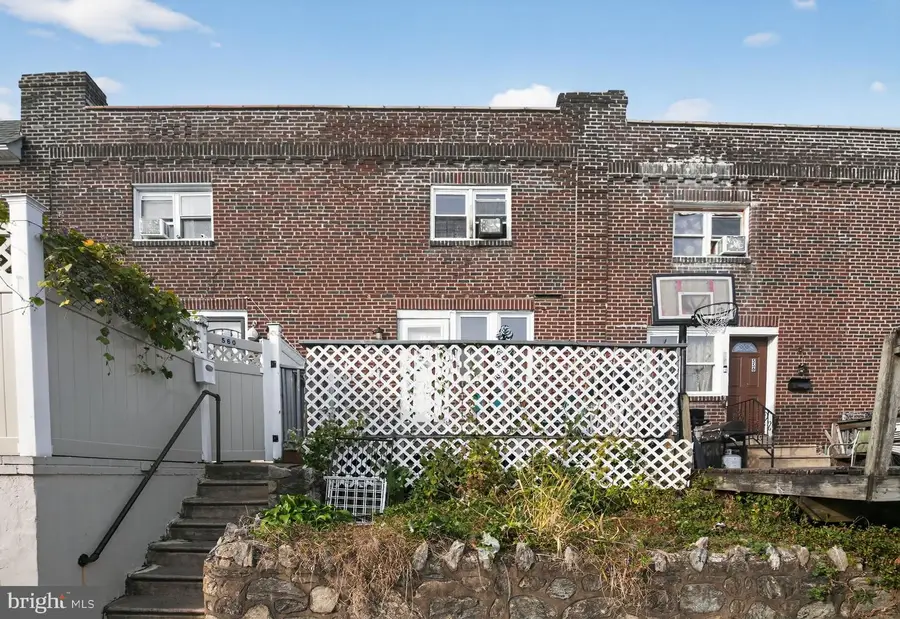 558 Snowden Rd, Upper Darby, PA 19082 - Image #2