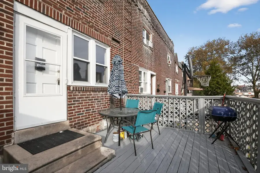 558 Snowden Rd, Upper Darby, PA 19082 - Image #3