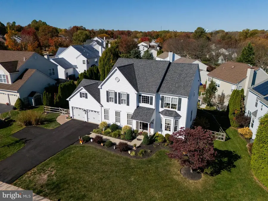 72 Overlook Cir, Garnet Valley, PA 19060 - Image #2