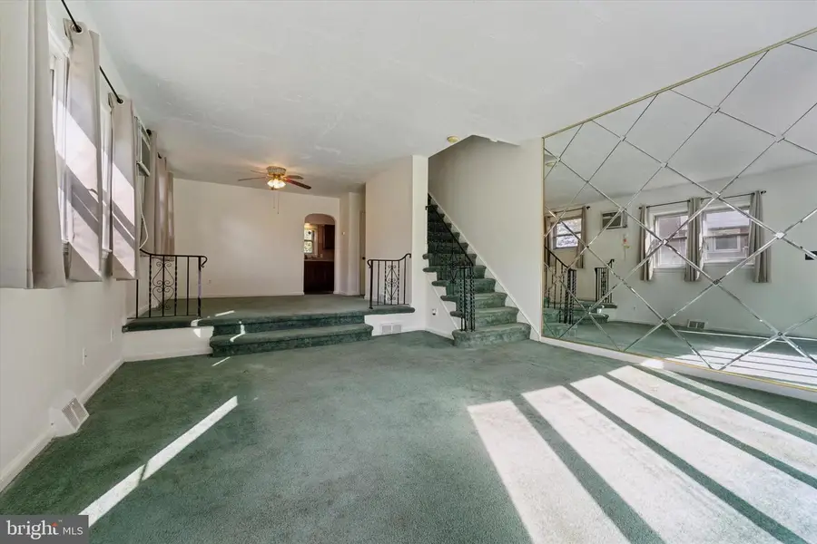 732 E 25th St, Chester, PA 19013 - Image #2