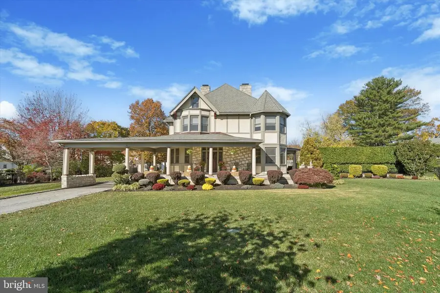 204 E Manoa Rd, Havertown, PA 19083 - Image #2