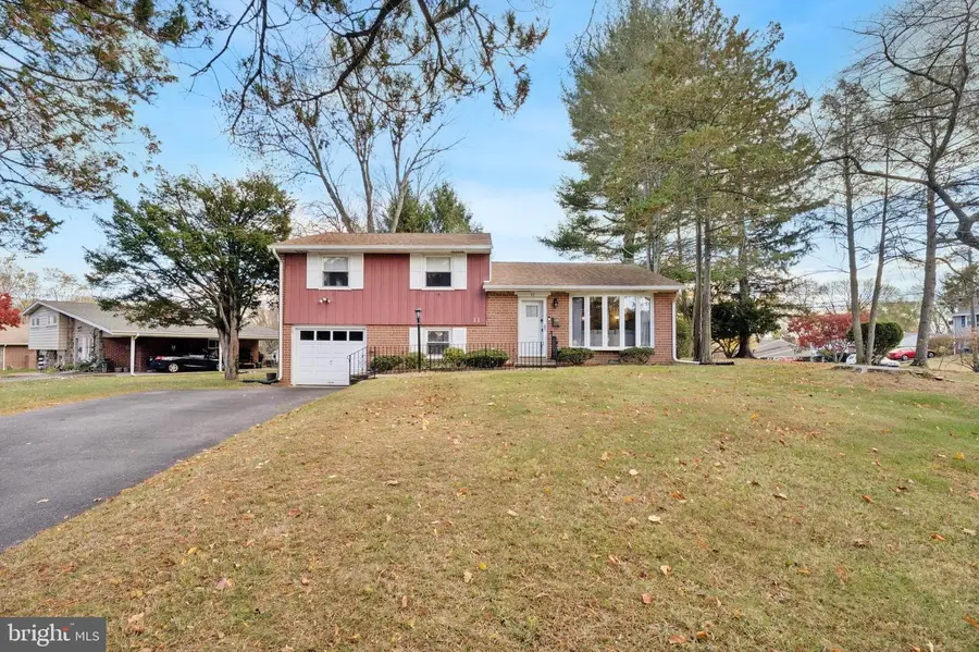 11 Linden Dr, Broomall, PA 19008 - Image #2