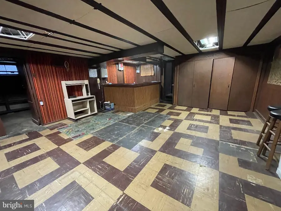 211 Sharon Park Dr, Sharon Hill, PA 19079 - Image #3