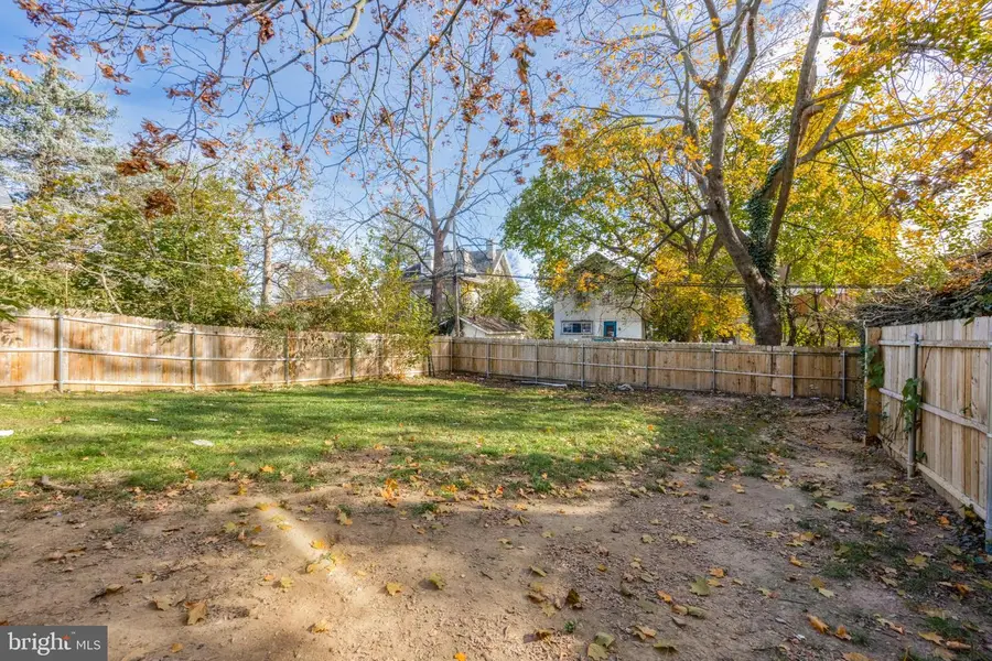 11 S Cedar Ln, Upper Darby, PA 19082 - Image #2