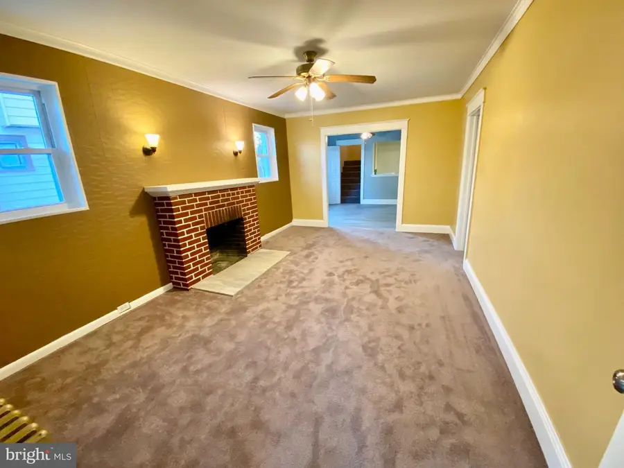 100 E Roland Rd, Brookhaven, PA 19015 - Image #2