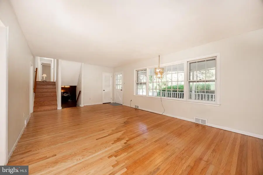 11 Ivy Ln, Glen Mills, PA 19342 - Image #2