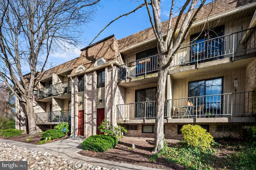 338-b Saybrook Ln, Wallingford, PA 19086 - Image #2