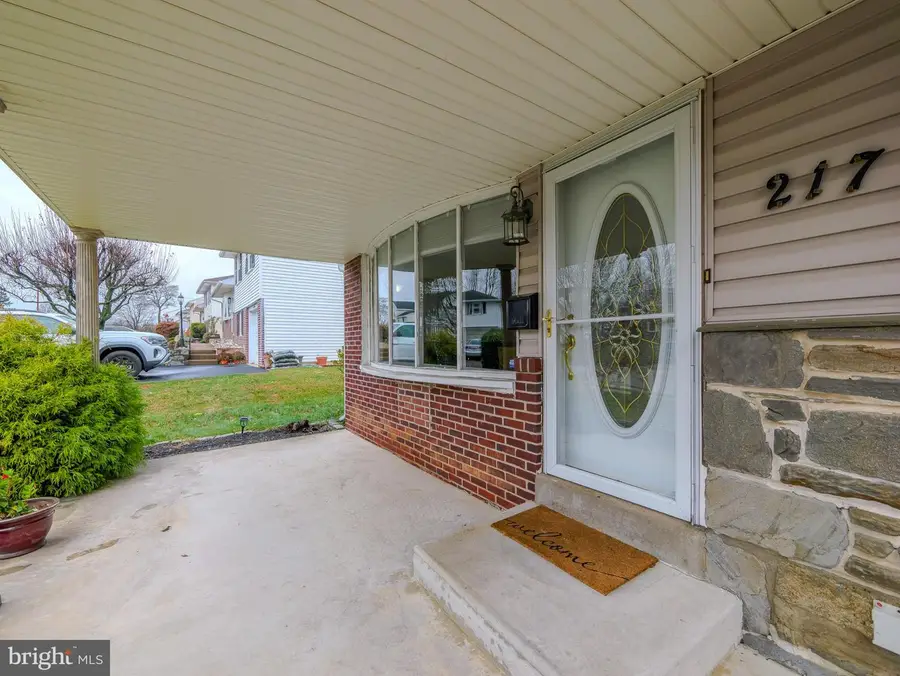 217 Bramber Dr, Broomall, PA 19008 - Image #2