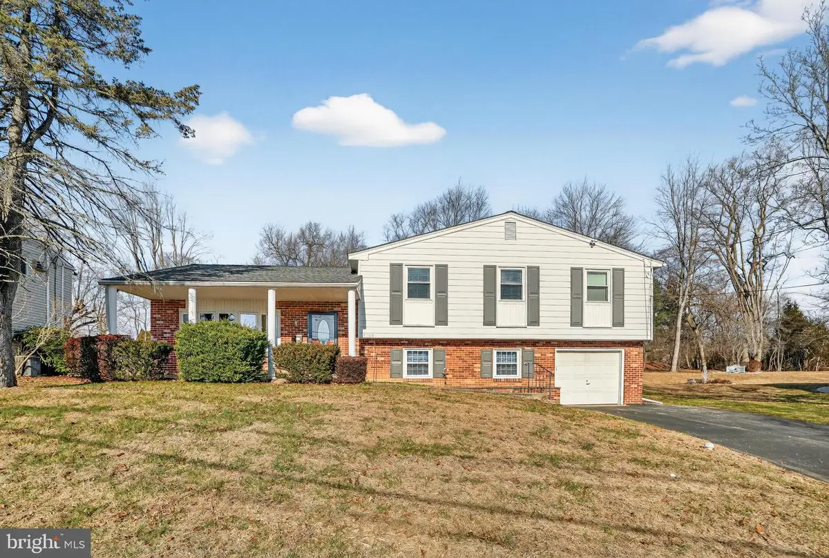 2360 Clearview Ln, Aston, PA 19014 - Image #1