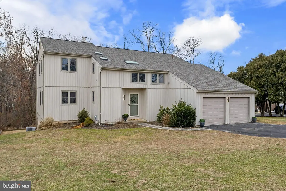 49 Langstoon Ln, Media, PA 19063 - Image #1