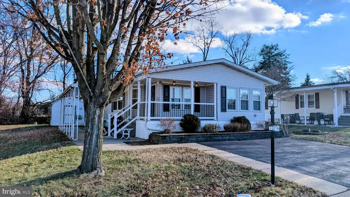 204 Horseshoe Dr, Garnet Valley, PA 19060 - Image #1