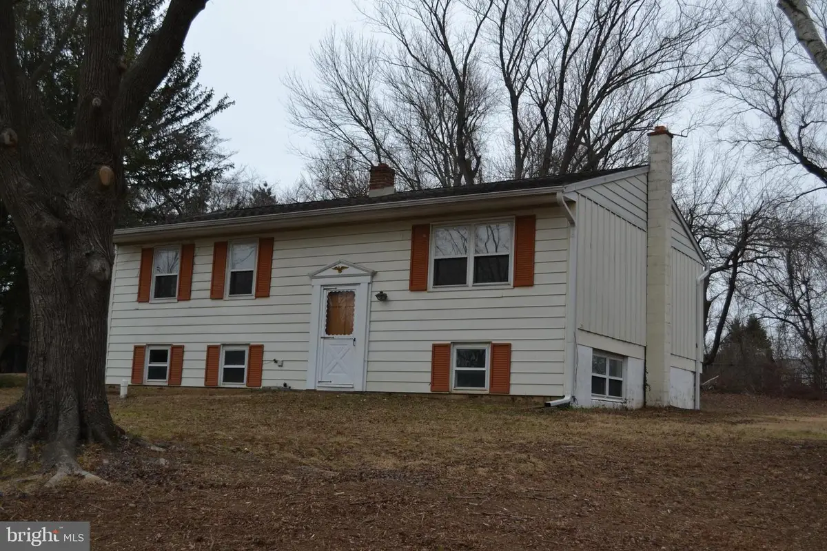 1625 Hillcrest Ln, Aston, PA 19014 - Image #1