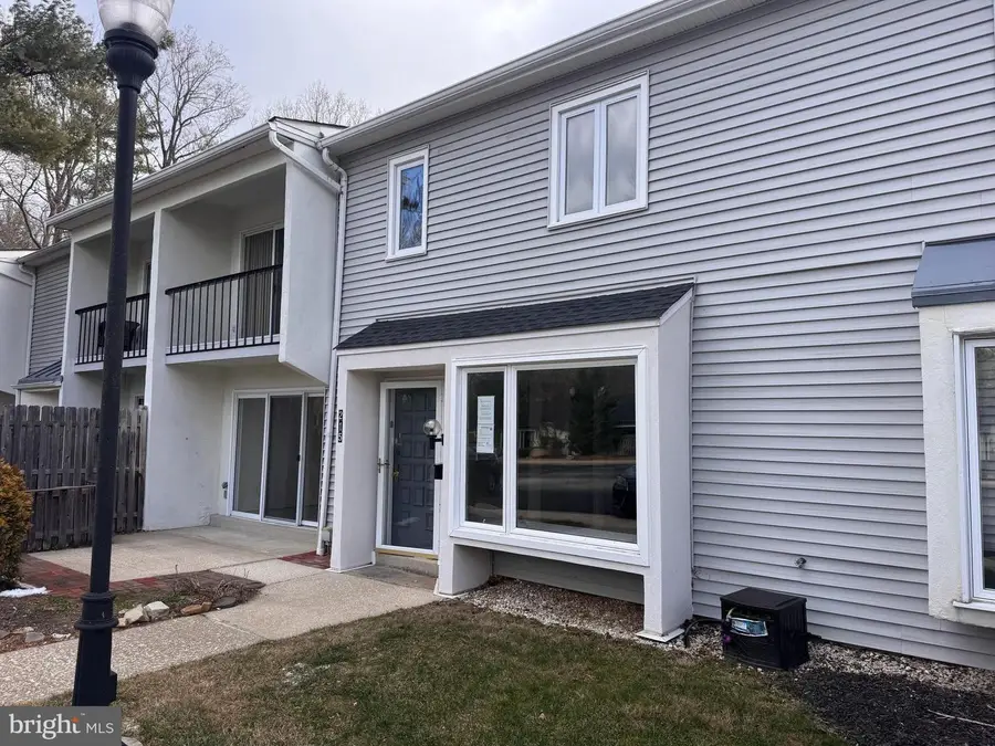 215 E Chelsea Cir, Newtown Square, PA 19073 - Image #3