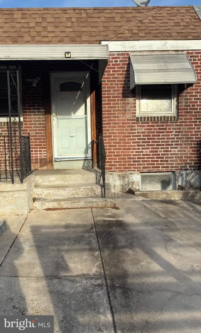 1013 Pine Rd, Sharon Hill, PA 19079 - Image #1