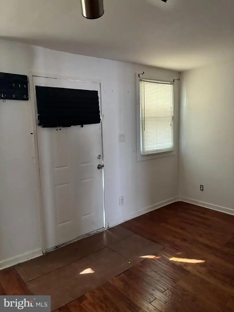 1013 Pine Rd, Sharon Hill, PA 19079 - Image #2