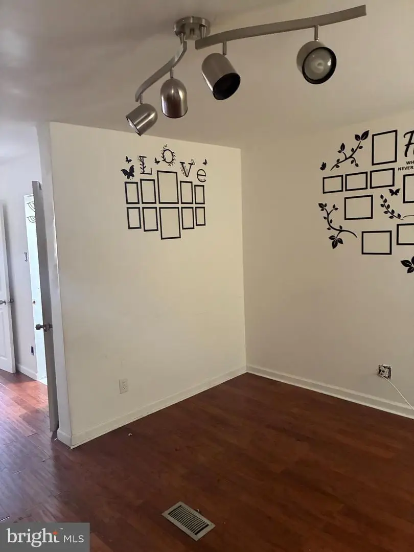 1013 Pine Rd, Sharon Hill, PA 19079 - Image #3