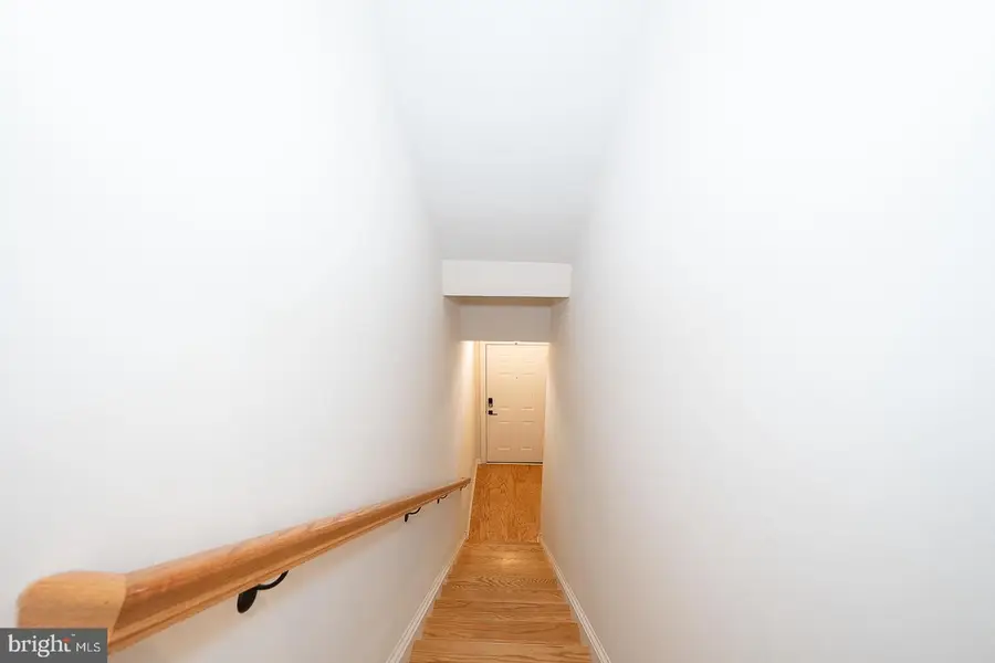 404 Rock Run Cir, Broomall, PA 19008 - Image #3