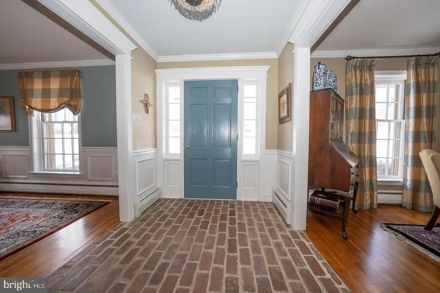 334 Echo Valley Ln, Newtown Square, PA 19073 - Image #2