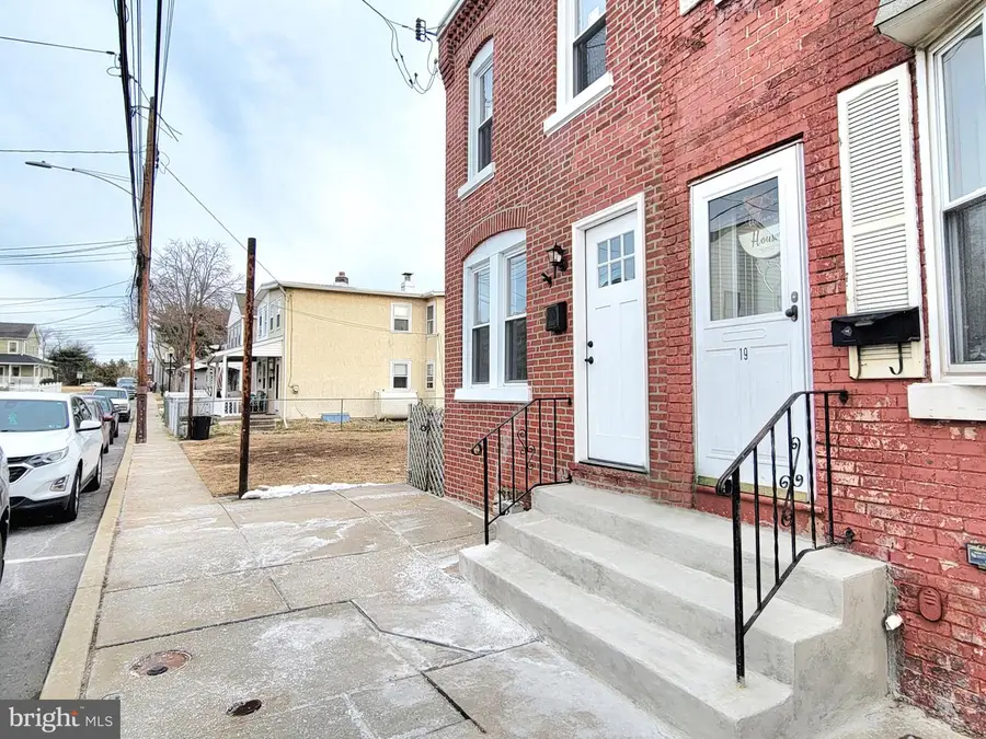 17 W 2nd St, Marcus Hook, PA 19061 - Image #3