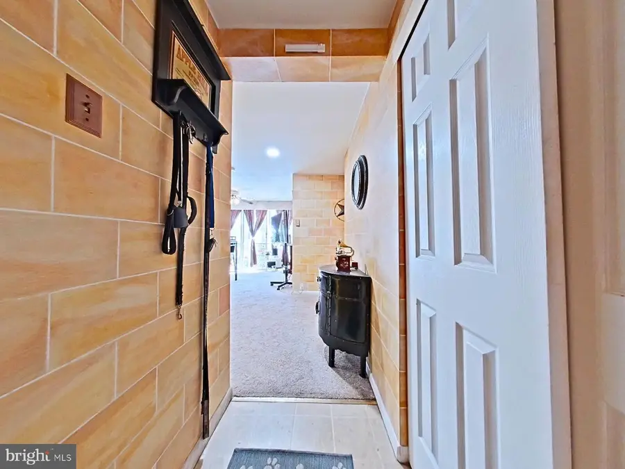 100 E Glenolden Ave #e-21, Glenolden, PA 19036 - #2