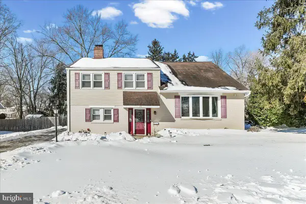 70 Weathervane Rd, ASTON, PA 19014