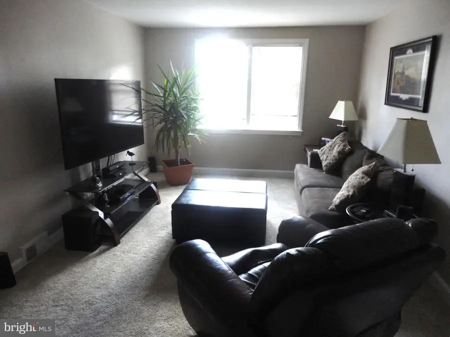 114 Pilgrim Ln, Drexel Hill, PA 19026 - #3