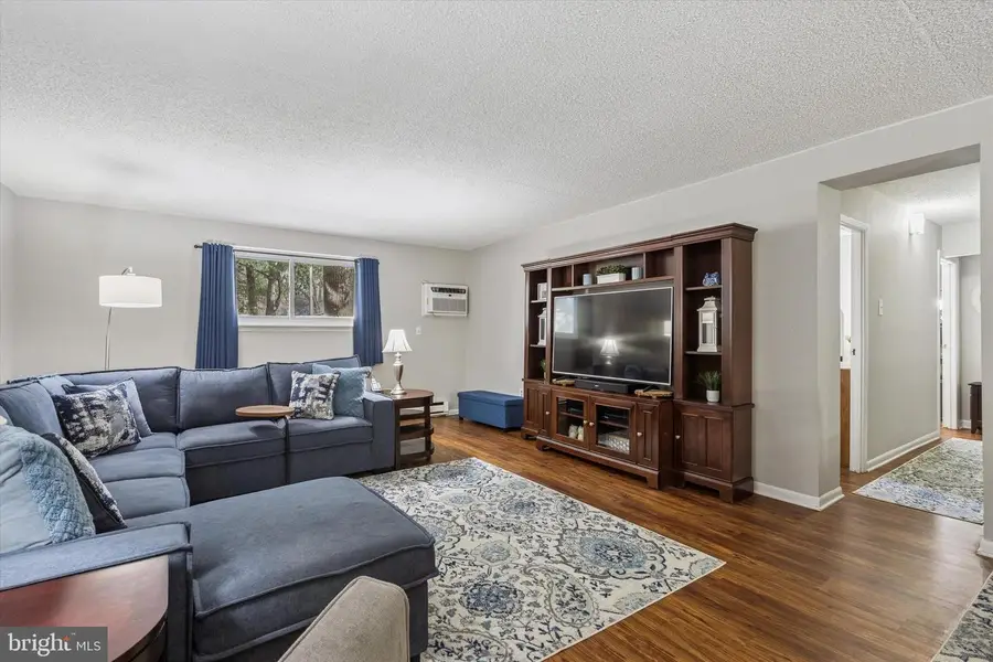 400 Glendale Rd #13, Havertown, PA 19083 - Image #3