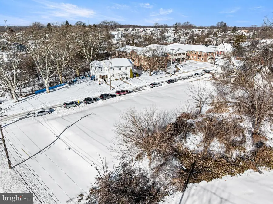 907-913 Meadow Ln, Chester, PA 19013 - Image #3