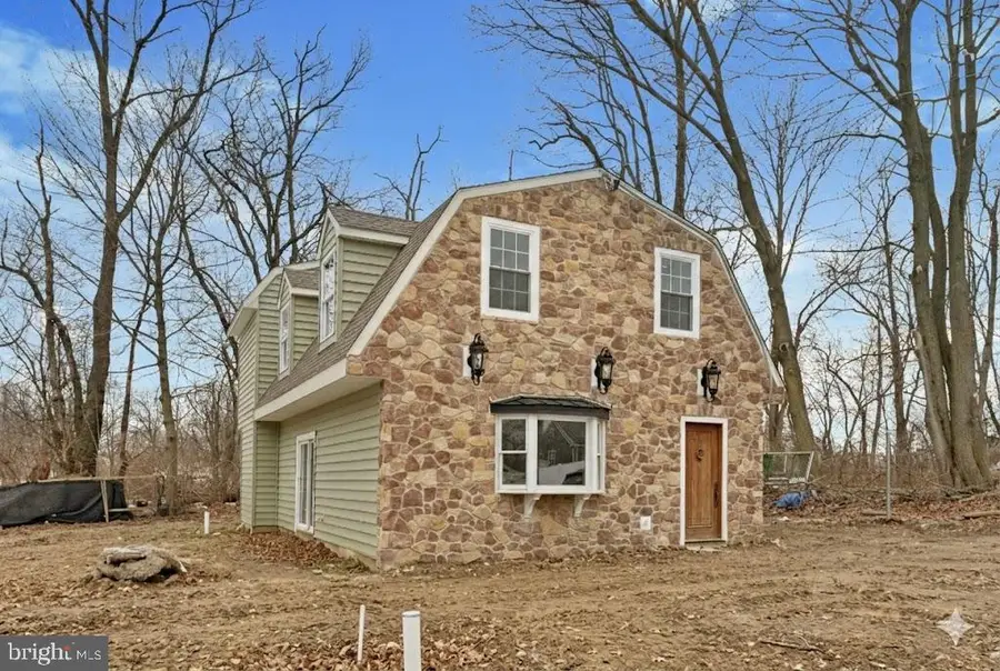 2034 Locust St, Upper Chichester, PA 19061 - #3