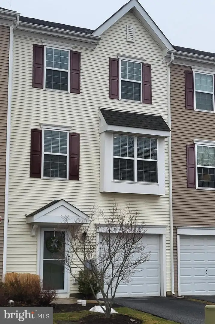 21 Faraday Ct, Morton, PA 19070 - #2