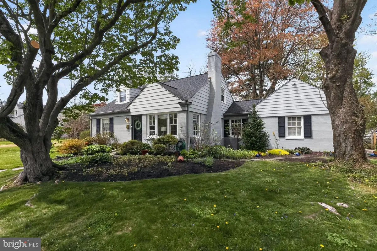 303 Barry Ln, Wallingford, PA 19086 - #1