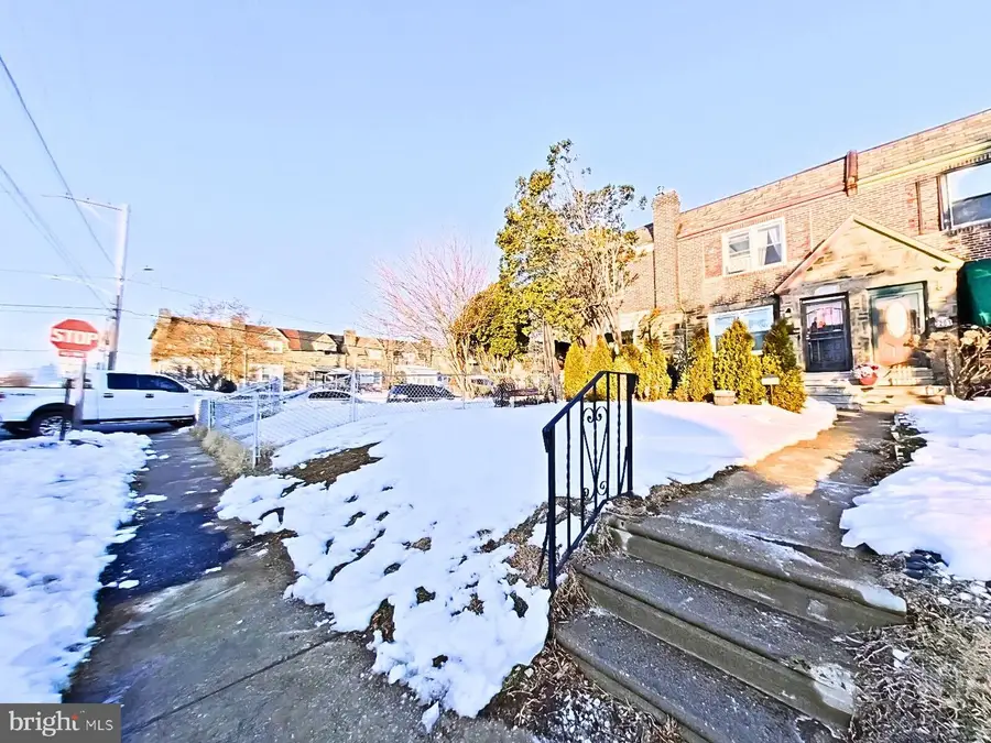 7283 Bradford Rd, Upper Darby, PA 19082 - #2