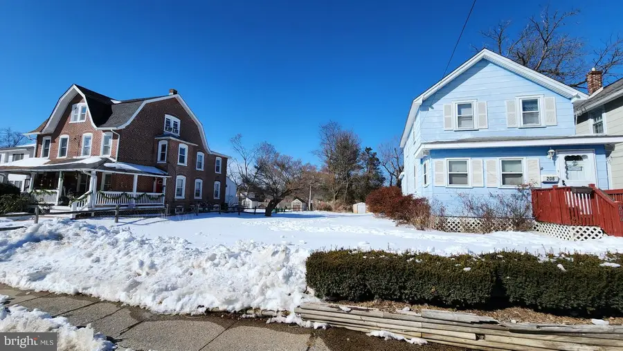 206 Lowrys Ln, Bryn Mawr, PA 19010 - #2