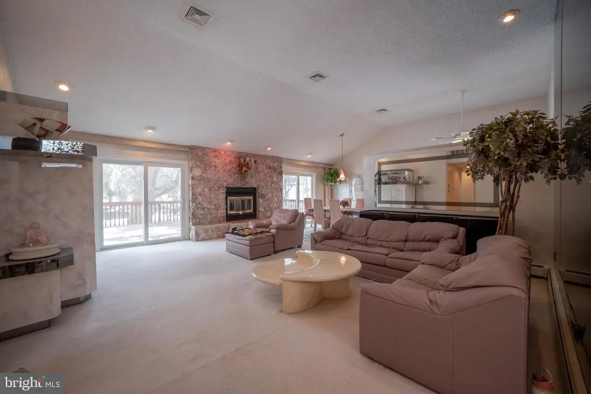 501 Flora Cir, Springfield, PA 19064 - #1