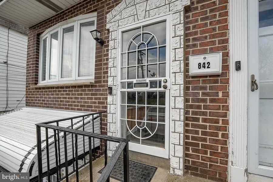 842 School Ln, Folcroft, PA 19032 - #2