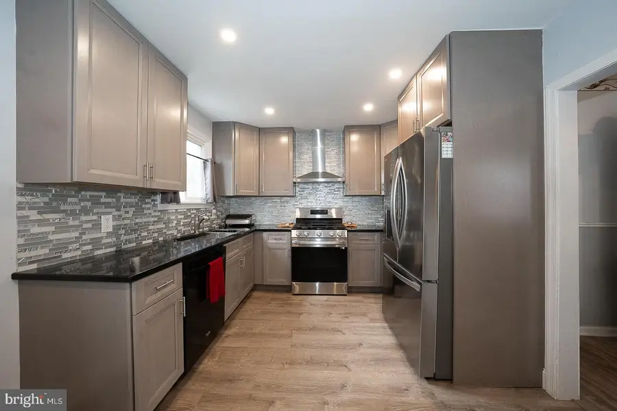 842 School Ln, Folcroft, PA 19032 - #3